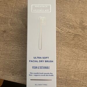 Ultra Soft Facial Dry Brush - White